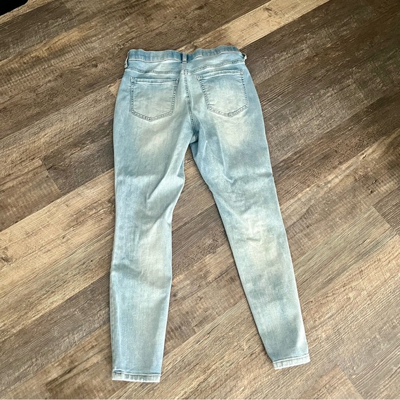 Wonderly Pull On Jegging. High Rise. Size 8. - Picture 9 of 9